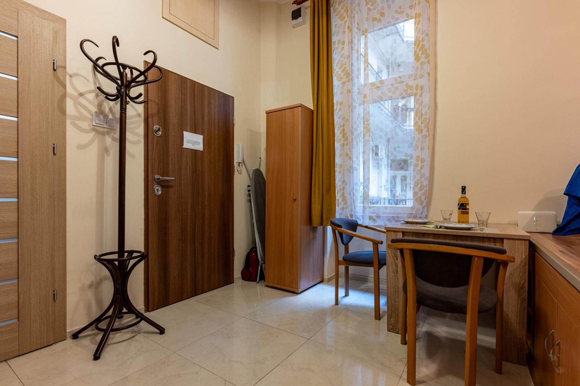 A Quiet Studio In The Heart Of The City Budapest Exterior foto