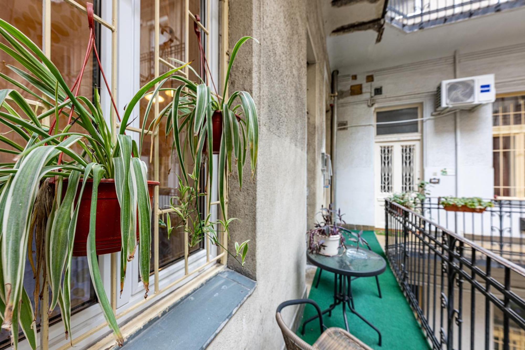 A Quiet Studio In The Heart Of The City Budapest Exterior foto