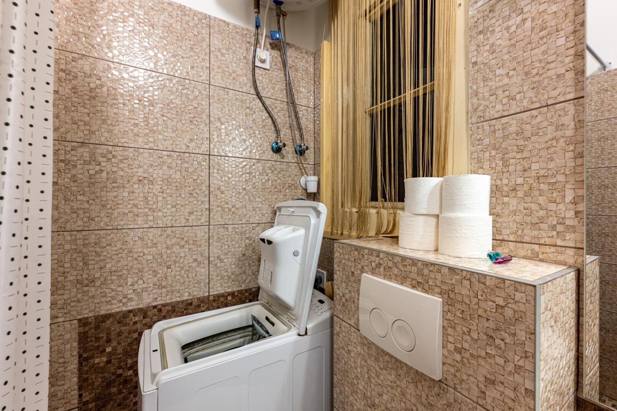 A Quiet Studio In The Heart Of The City Budapest Exterior foto
